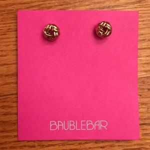 Gold knot earrings